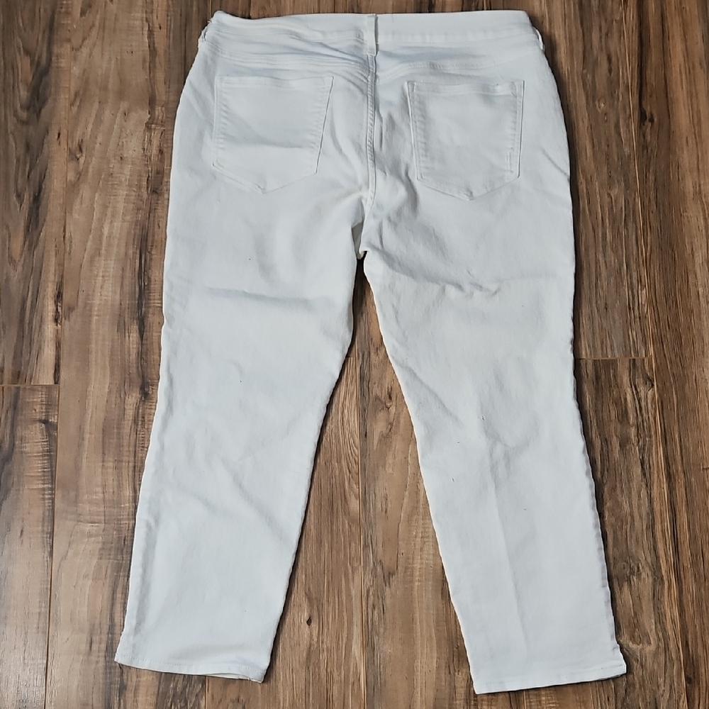 Old Navy Mid Rise Straight Women's White Jeans - Picture 9 of 12